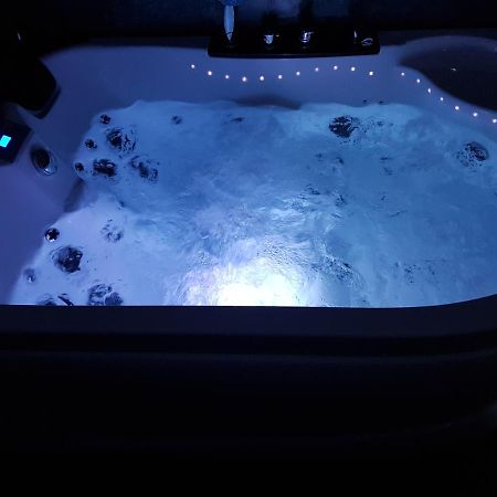 Lights Spa National Arena Mega Mall Monza Bukares Bagian luar foto
