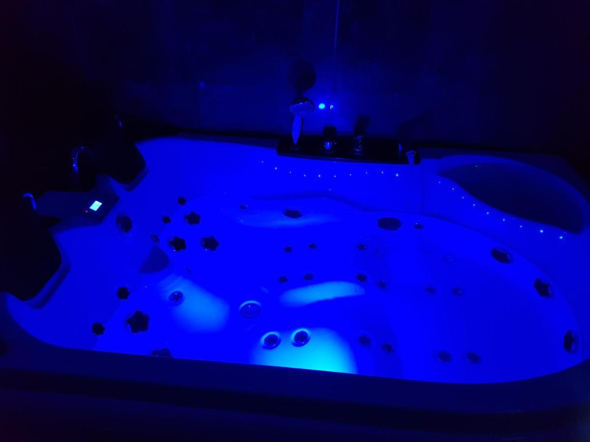 Lights Spa National Arena Mega Mall Monza Bukares Bagian luar foto