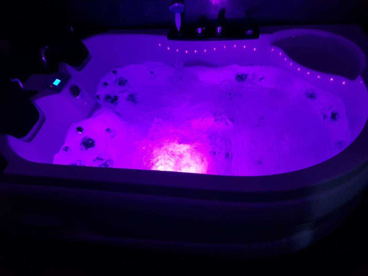 Lights Spa National Arena Mega Mall Monza Bukares Bagian luar foto